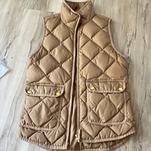 jcrew preppy quilted excursion vest - Picture 1 of 3